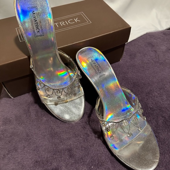 Cinderella comes to call! - Picture 2 of 3